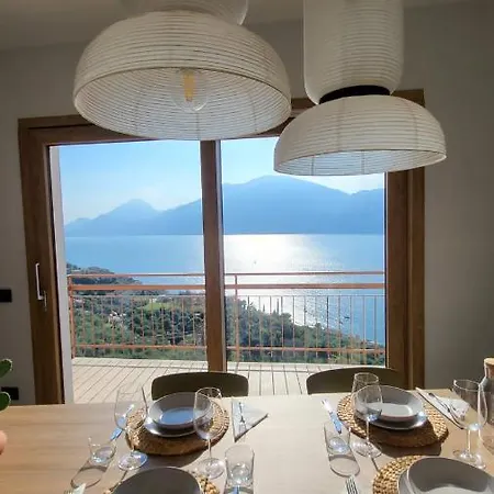 View Garda *