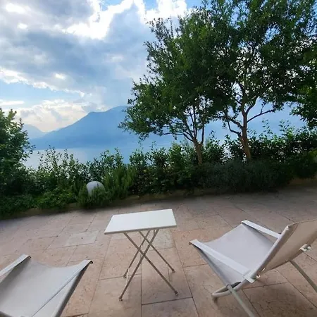 View Garda *
