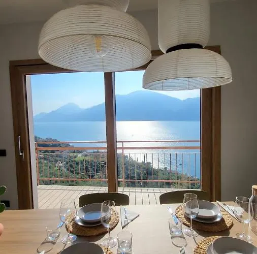 View Garda *