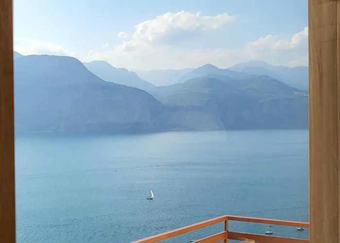 Semesterbostad View Garda